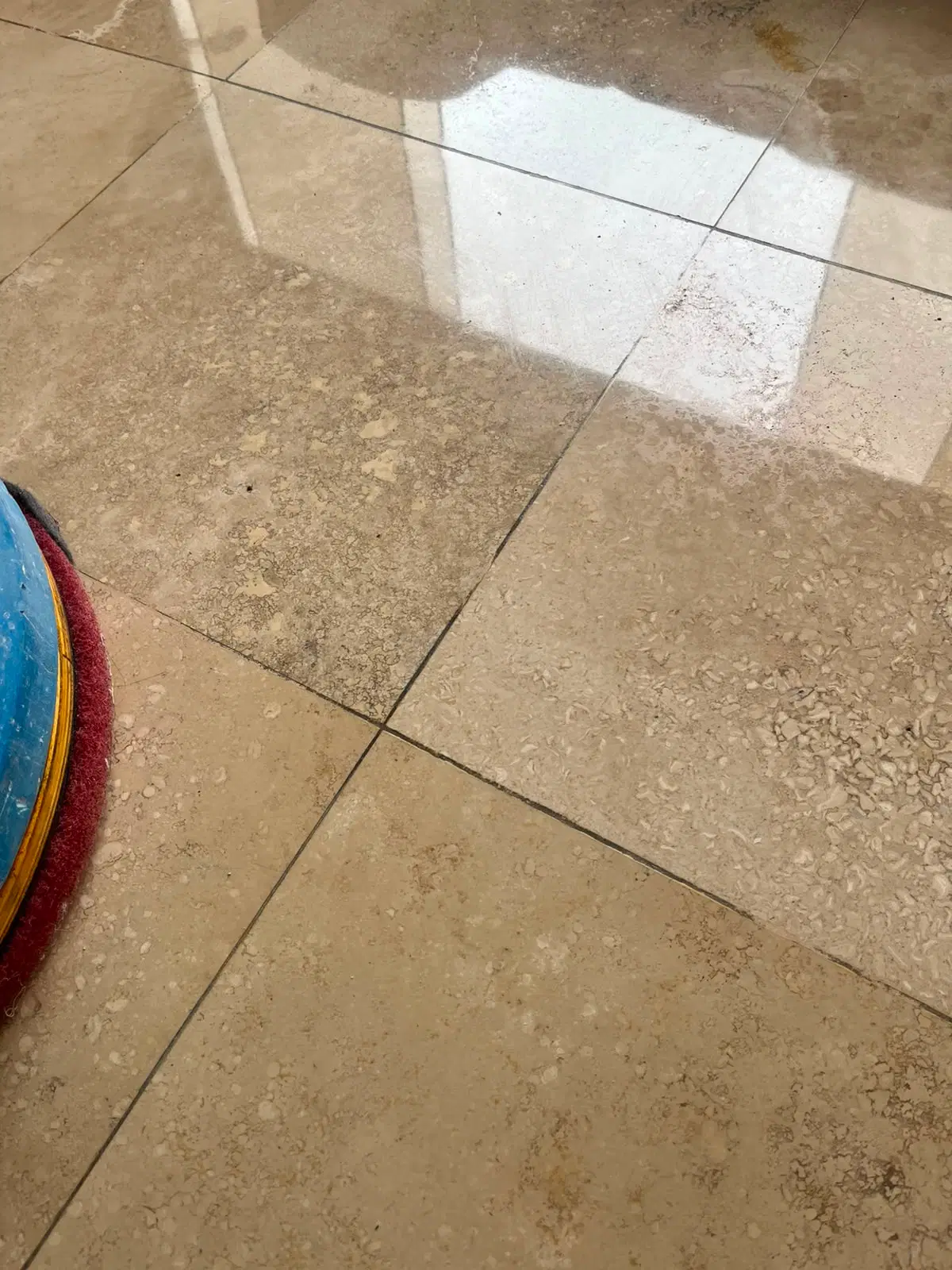 Acabado espejo cristalizado en pisos